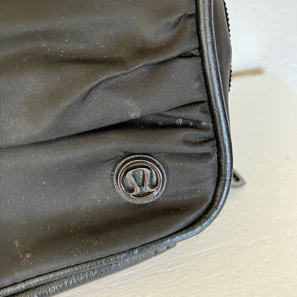 Lululemon Gym Travel Essentials Kit - Picture 2 of 11